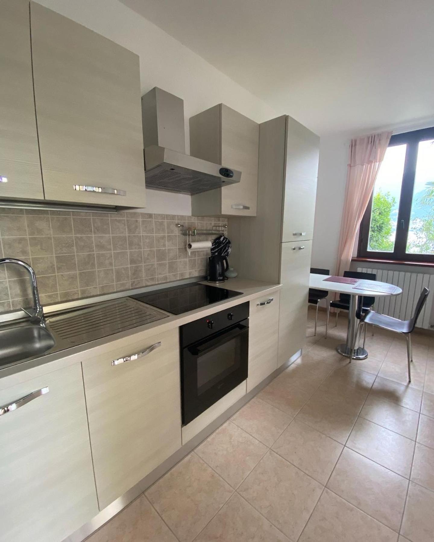 Peonia Apartment - Appartamento Vista Lago 勒泽诺 外观 照片