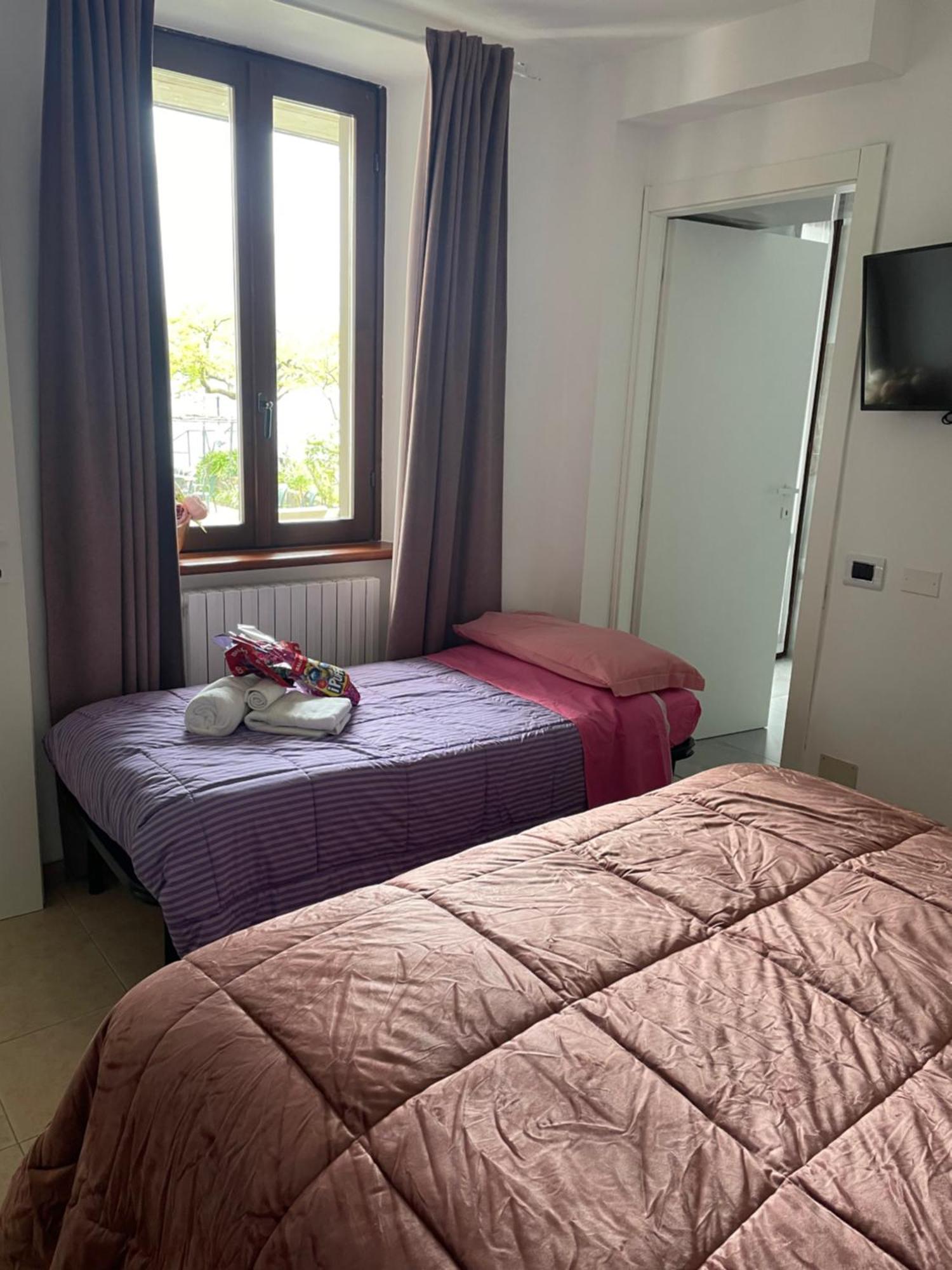 Peonia Apartment - Appartamento Vista Lago 勒泽诺 客房 照片