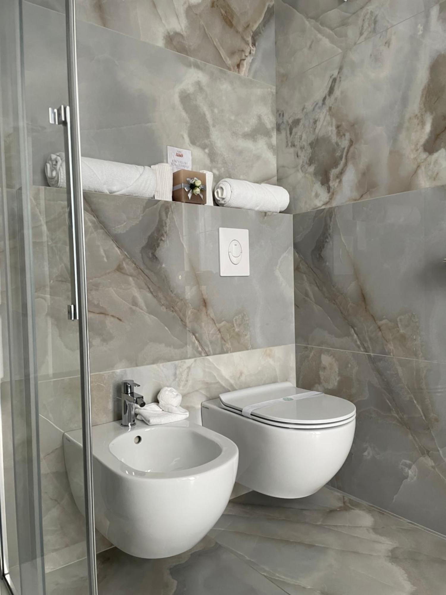 Peonia Apartment - Appartamento Vista Lago 勒泽诺 外观 照片