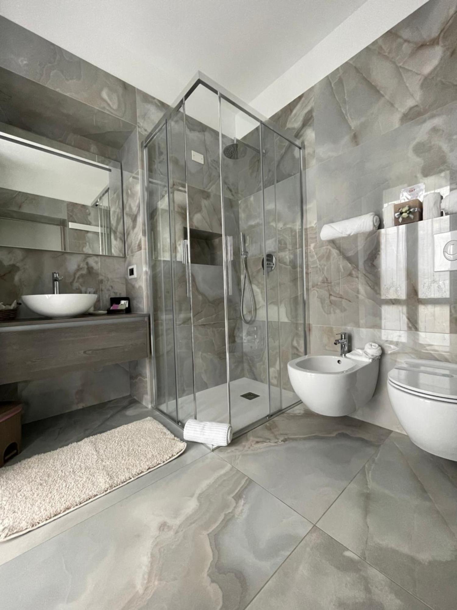 Peonia Apartment - Appartamento Vista Lago 勒泽诺 外观 照片